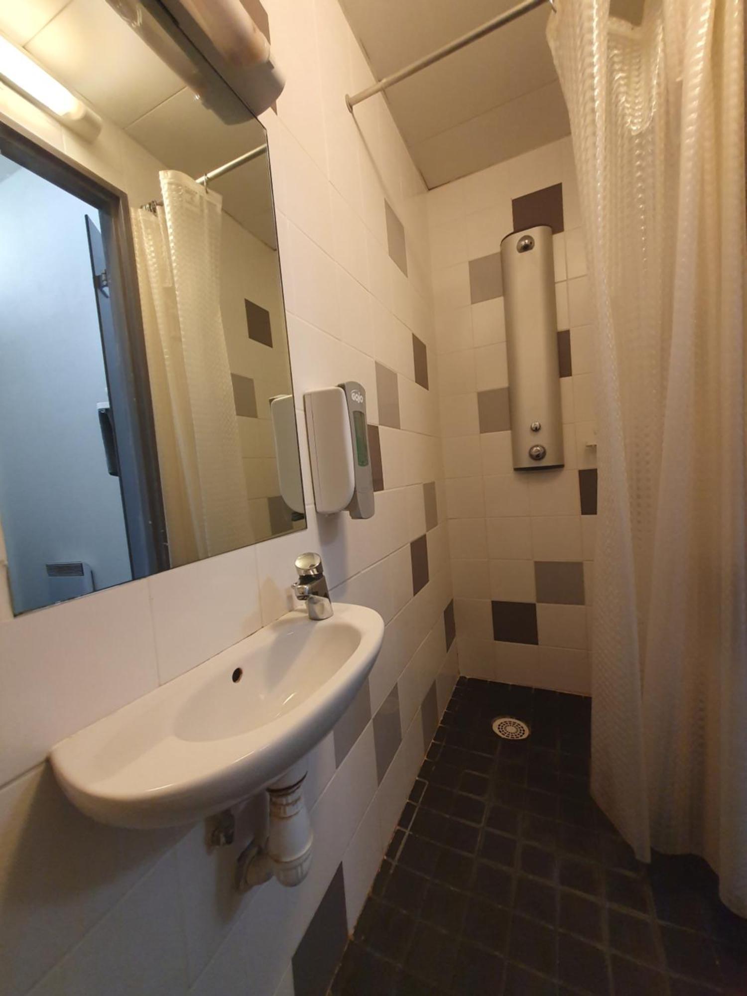 Auberge De Jeunesse Hi Nice Les Camelias Rom bilde